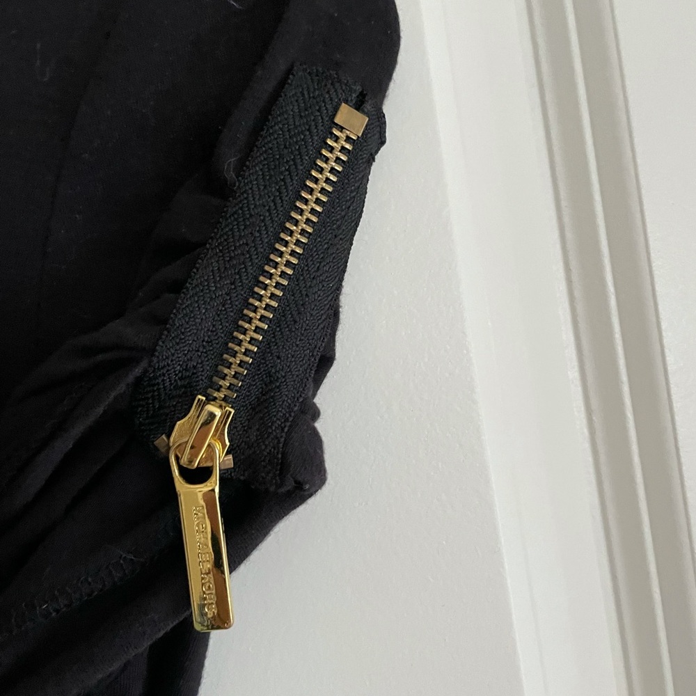 Michael Kors size small Black an Gold - Picture 4 of 4